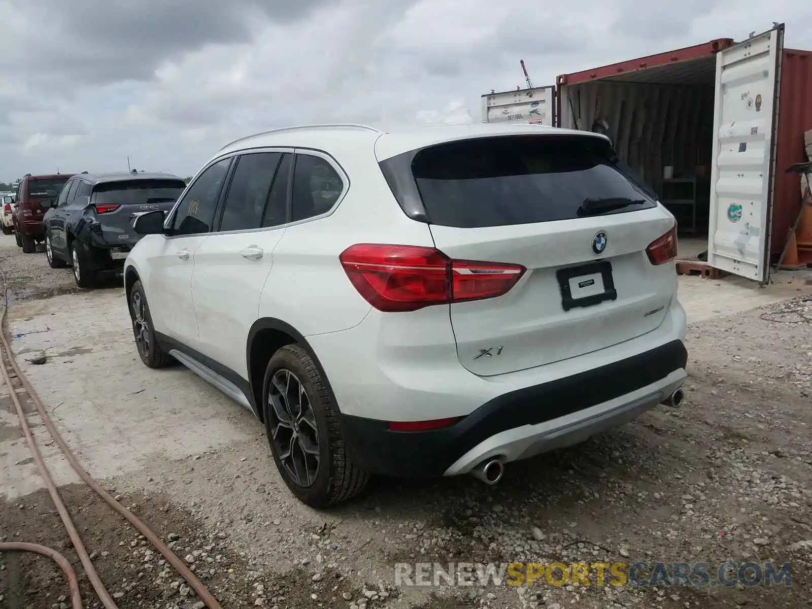 3 Фотография поврежденного автомобиля WBXJG7C09M5S11035 BMW X1 2021