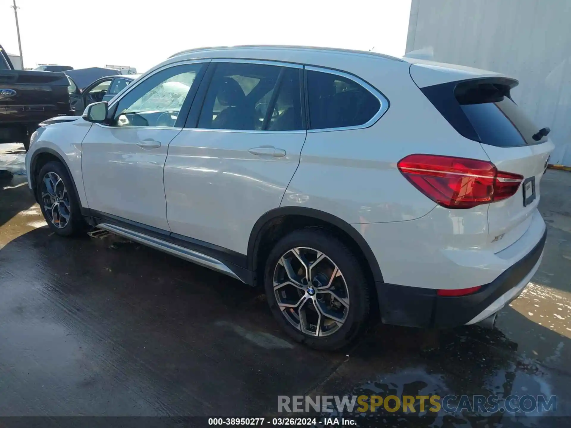 3 Фотография поврежденного автомобиля WBXJG7C09M5S95745 BMW X1 2021