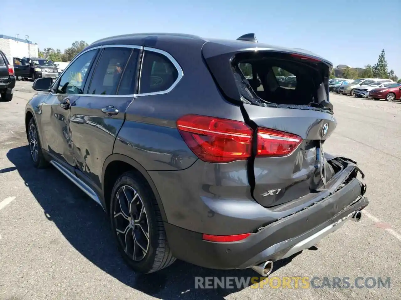 3 Photograph of a damaged car WBXJG7C0XM5S76038 BMW X1 2021