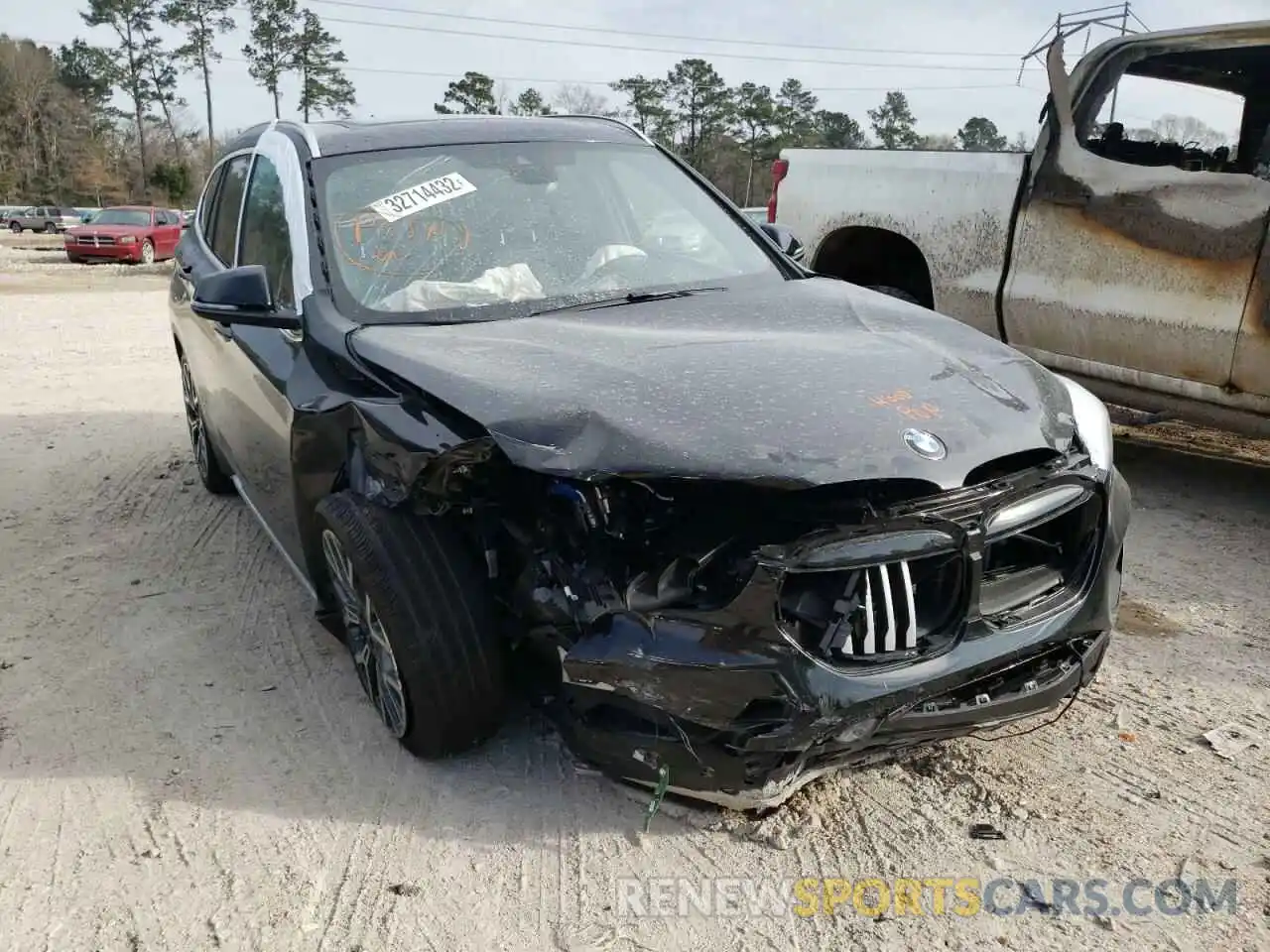 1 Photograph of a damaged car WBXJG7C0XM5U18453 BMW X1 2021