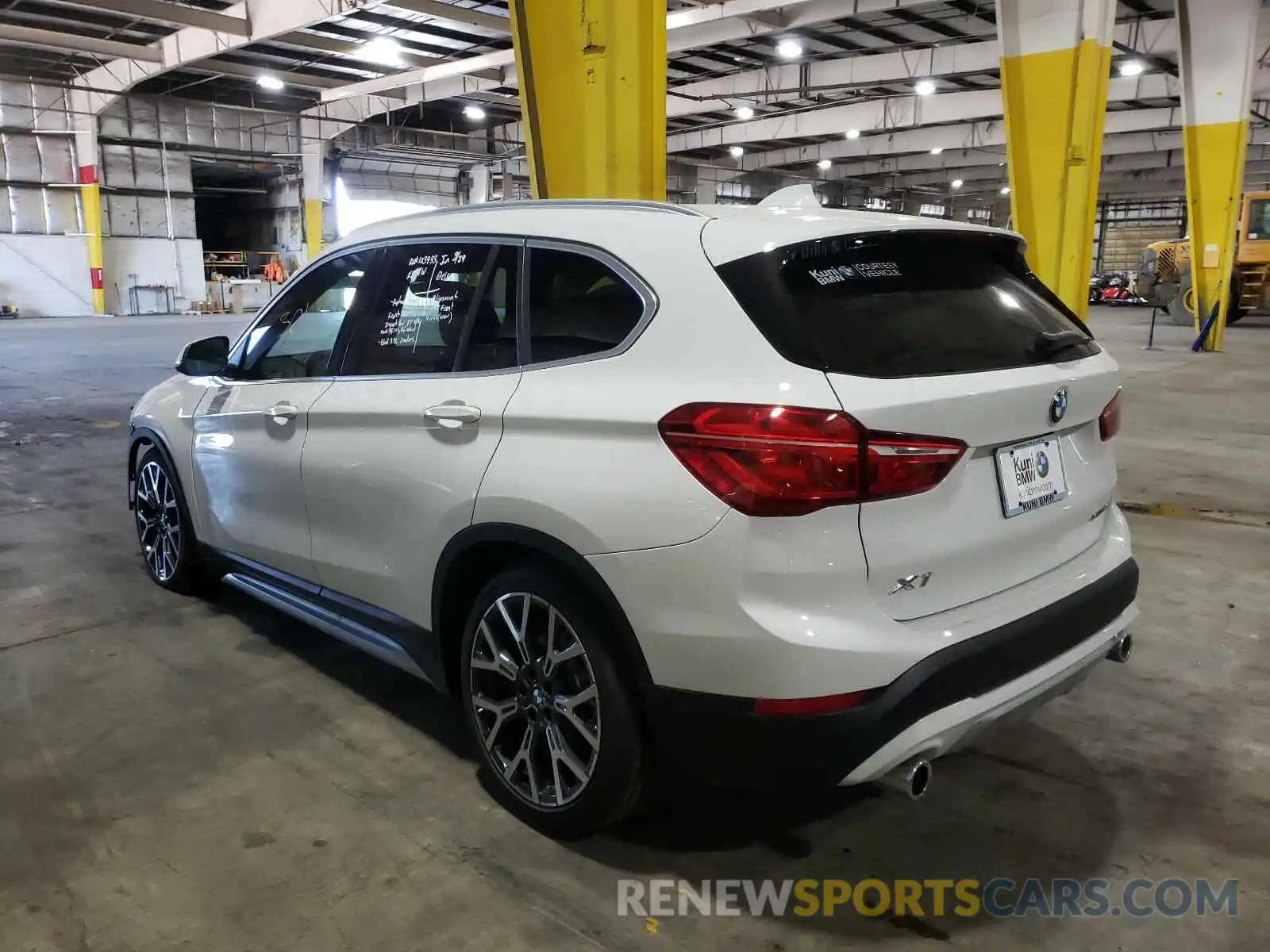 3 Photograph of a damaged car WBXJG9C00M5S76626 BMW X1 2021