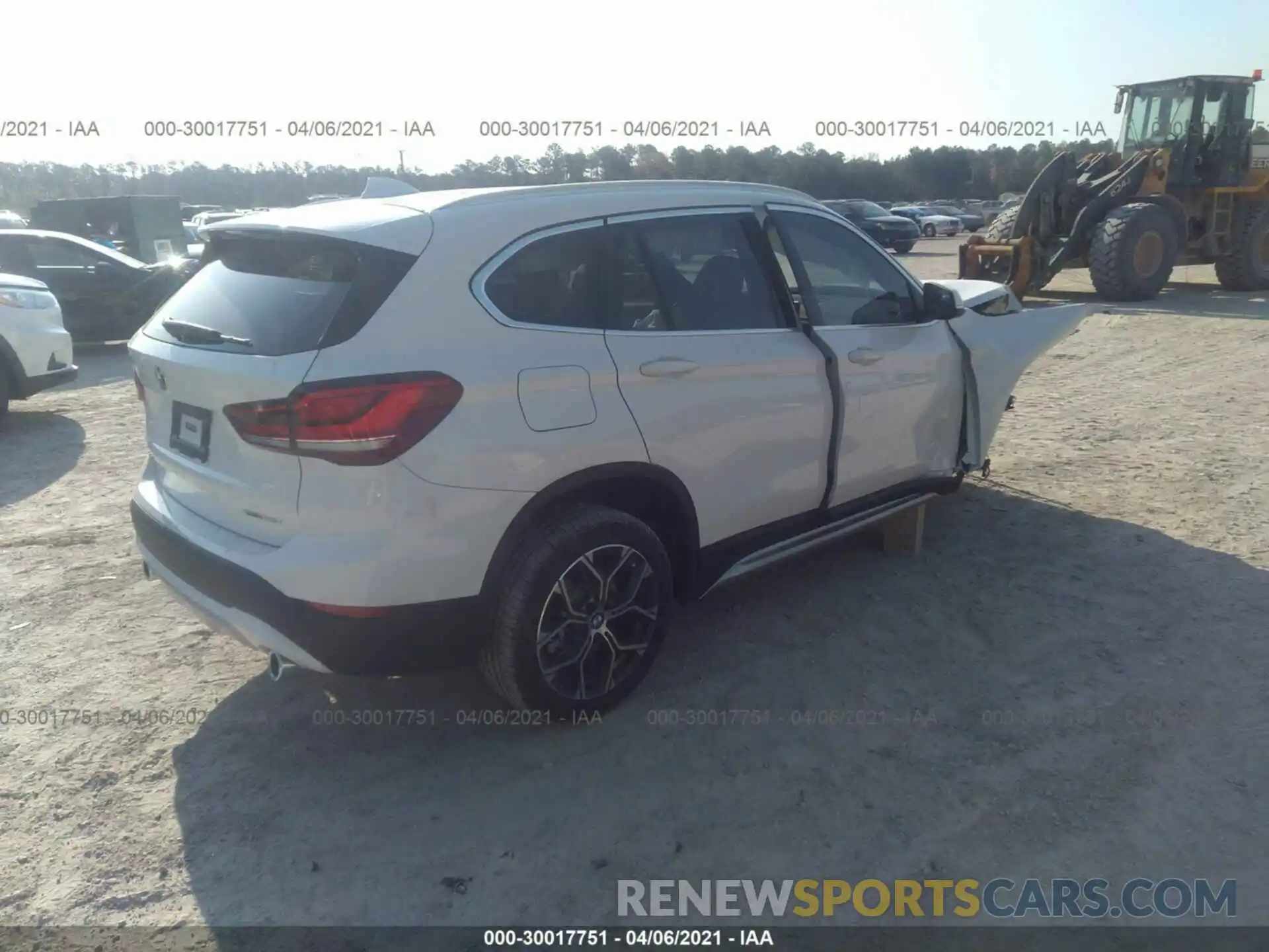 4 Фотография поврежденного автомобиля WBXJG9C01M5S29072 BMW X1 2021