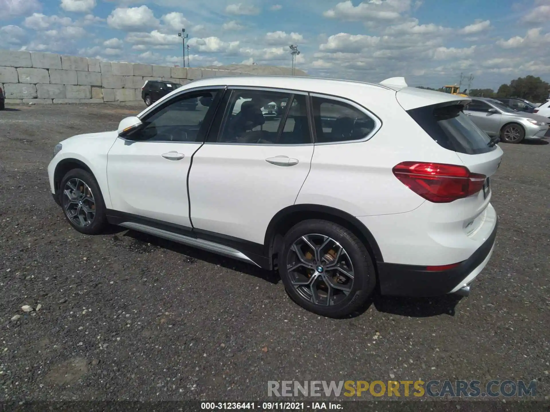 3 Photograph of a damaged car WBXJG9C01M5S35342 BMW X1 2021