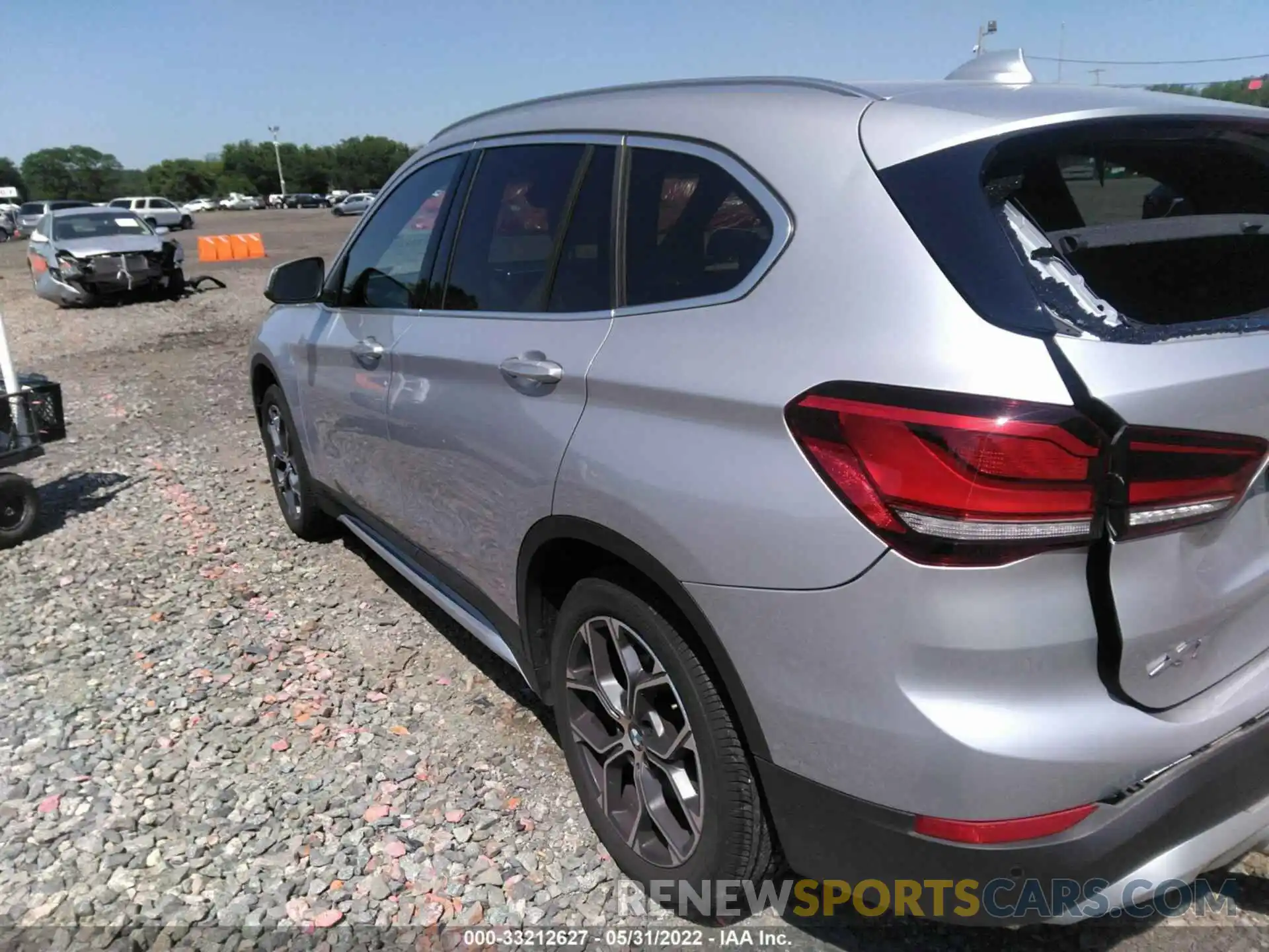 3 Photograph of a damaged car WBXJG9C01M5T51706 BMW X1 2021