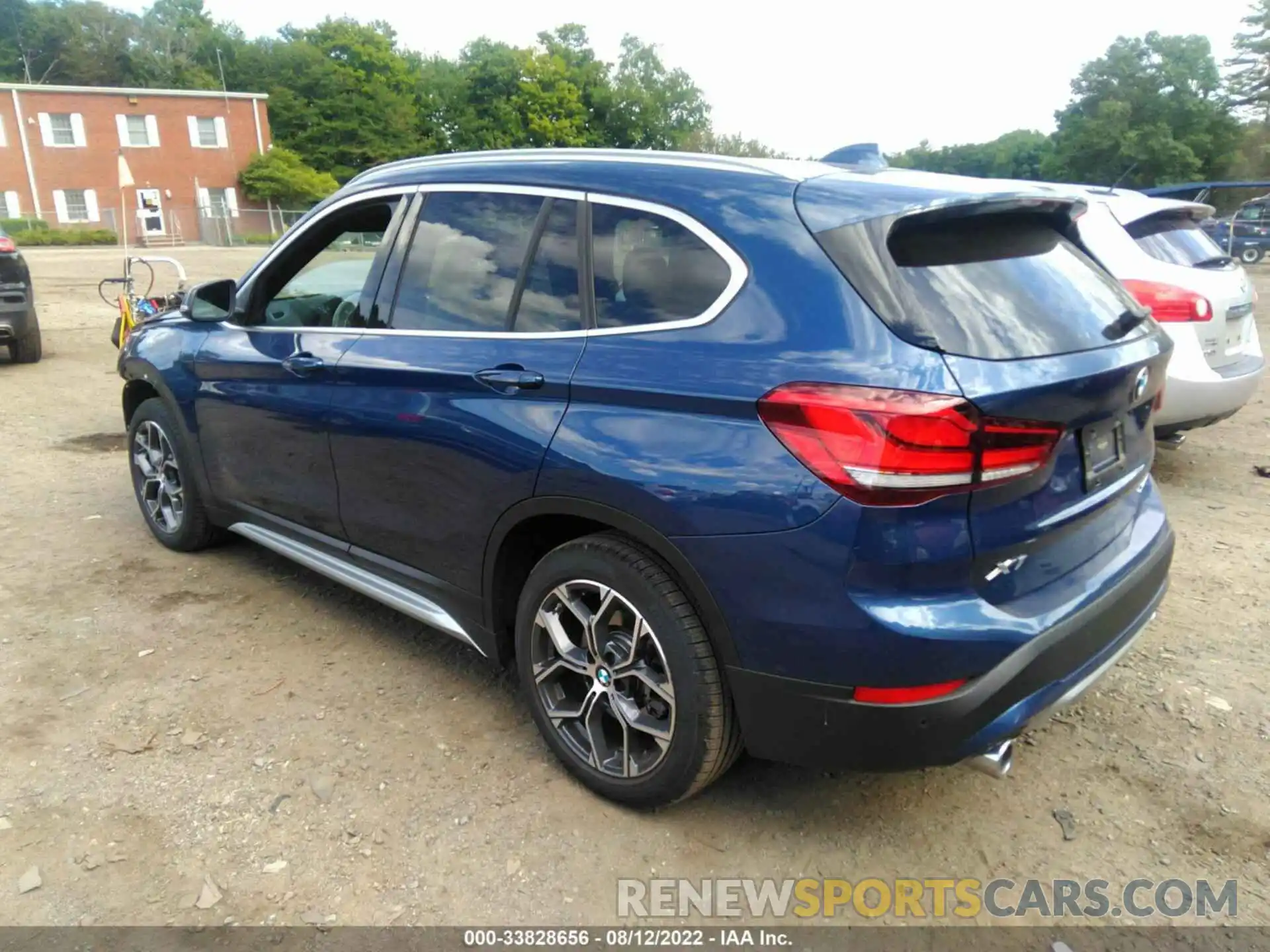 3 Photograph of a damaged car WBXJG9C01M5T66318 BMW X1 2021