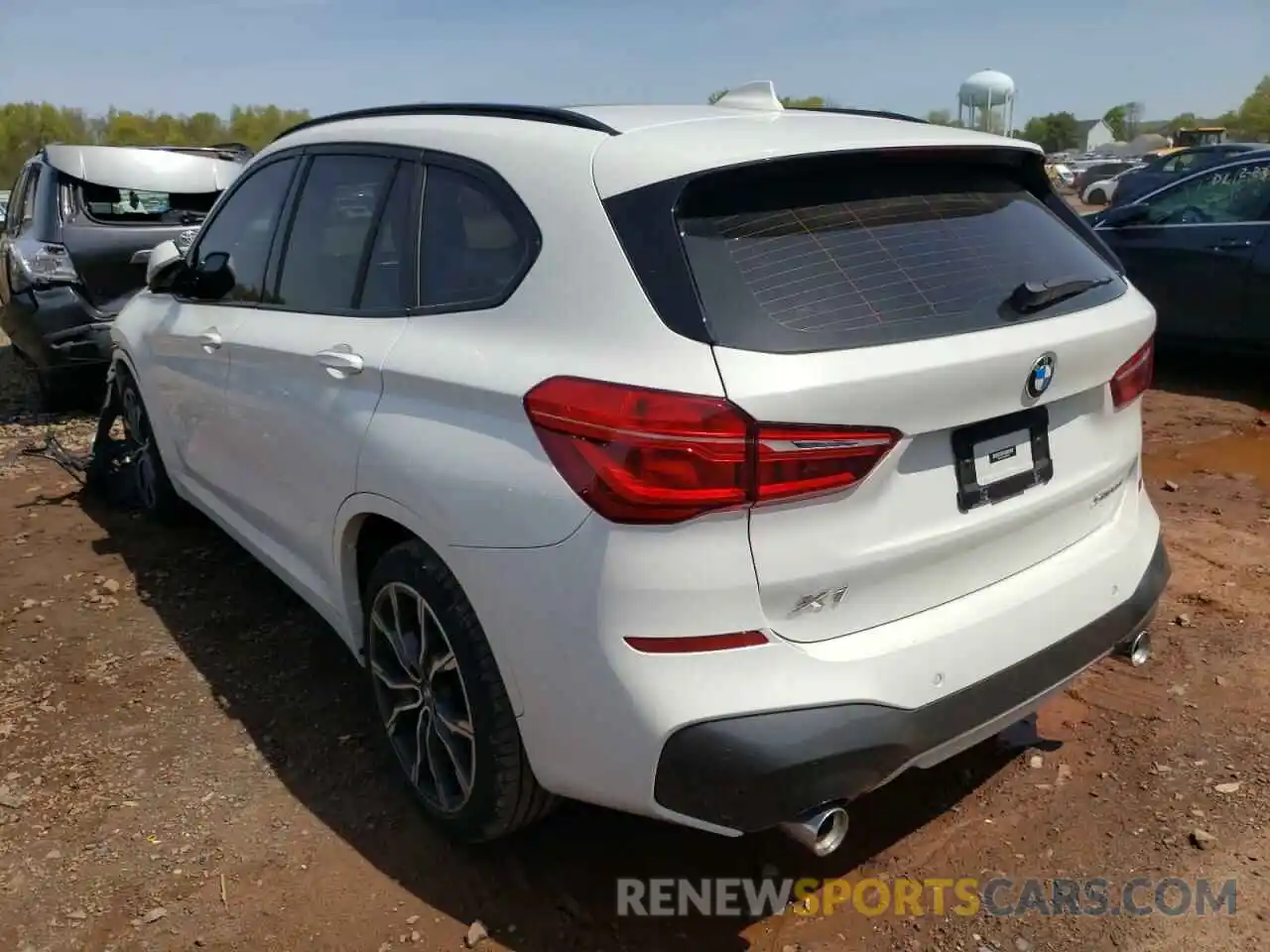 3 Фотография поврежденного автомобиля WBXJG9C02M5S05220 BMW X1 2021