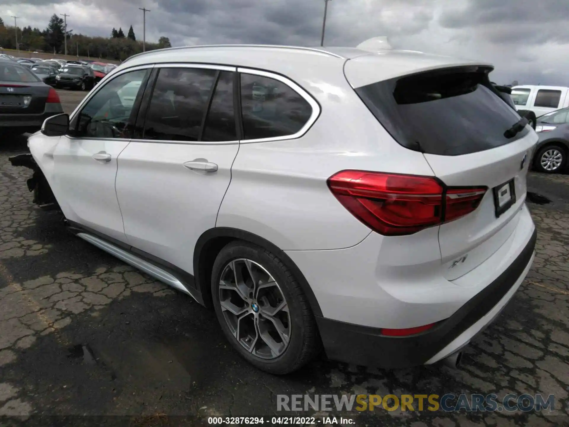 3 Photograph of a damaged car WBXJG9C02M5T30444 BMW X1 2021