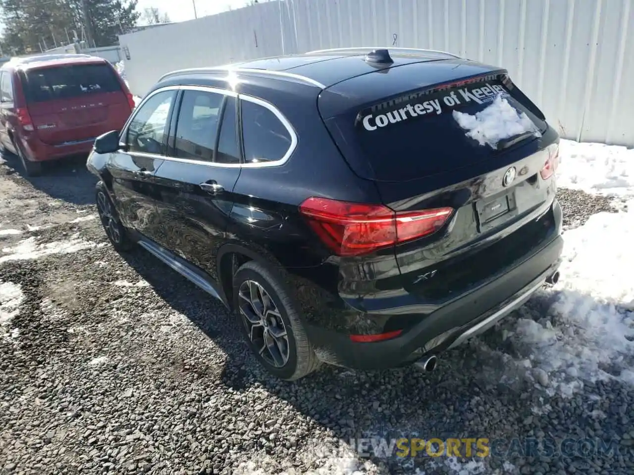 3 Фотография поврежденного автомобиля WBXJG9C03M3M74404 BMW X1 2021