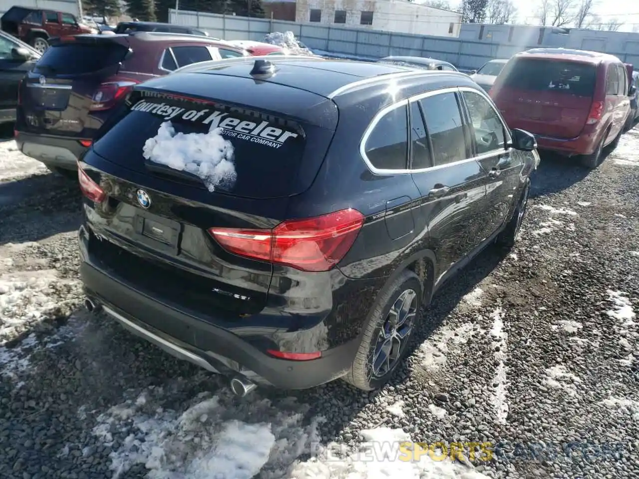 4 Фотография поврежденного автомобиля WBXJG9C03M3M74404 BMW X1 2021