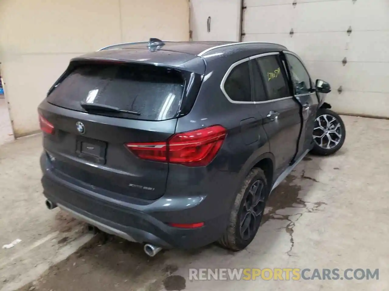 4 Фотография поврежденного автомобиля WBXJG9C03M5S54488 BMW X1 2021