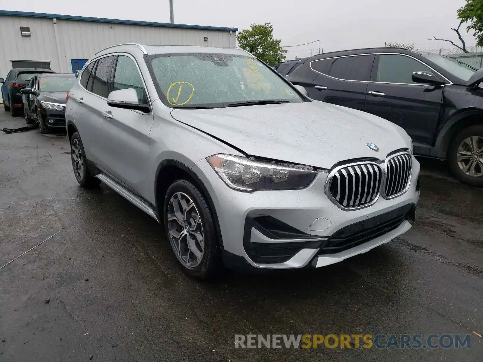 1 Фотография поврежденного автомобиля WBXJG9C03M5S99351 BMW X1 2021