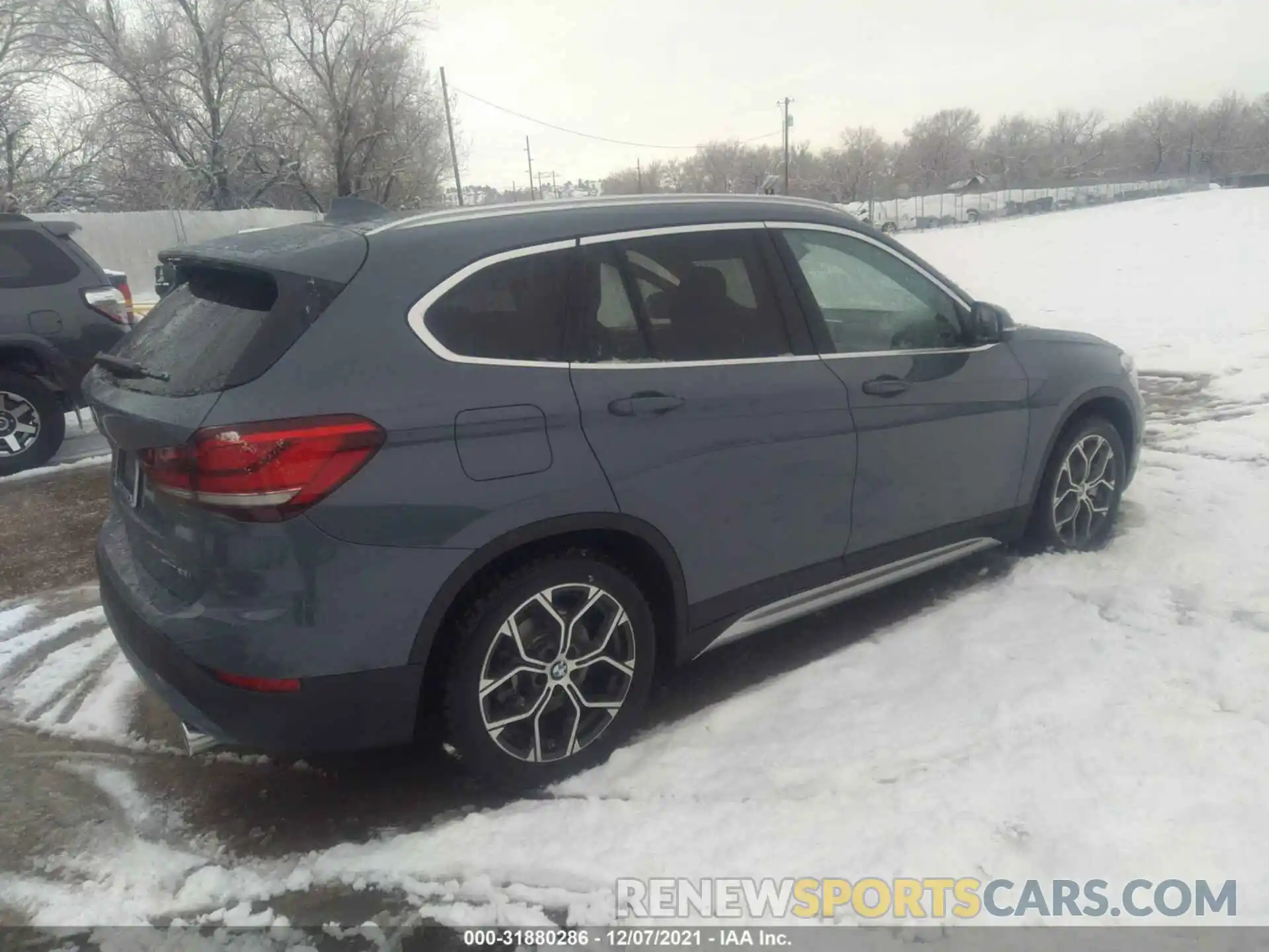 4 Фотография поврежденного автомобиля WBXJG9C04M5S55343 BMW X1 2021