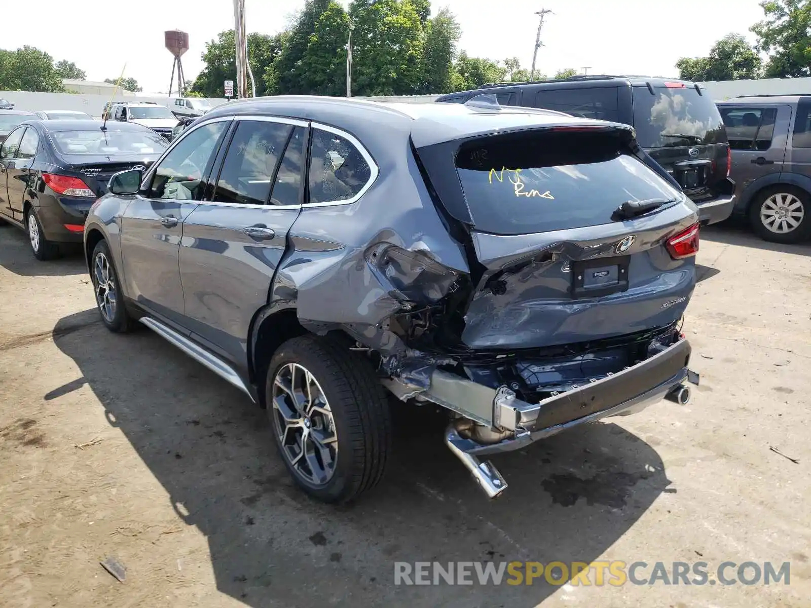 3 Photograph of a damaged car WBXJG9C04M5T84277 BMW X1 2021