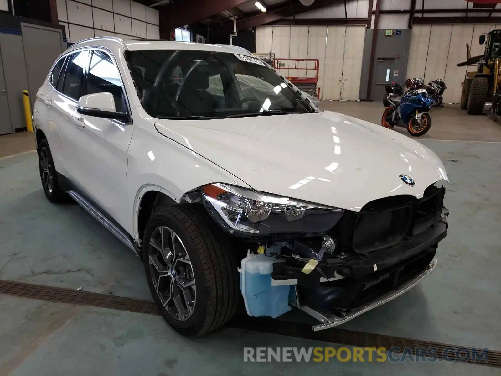 1 Photograph of a damaged car WBXJG9C05M5S30564 BMW X1 2021