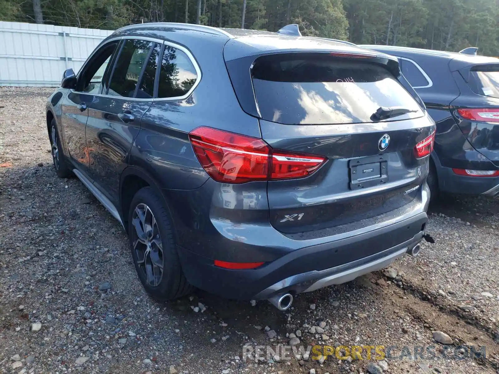 3 Photograph of a damaged car WBXJG9C05M5T39090 BMW X1 2021