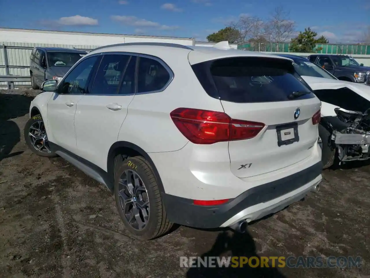 3 Photograph of a damaged car WBXJG9C05M5T92632 BMW X1 2021