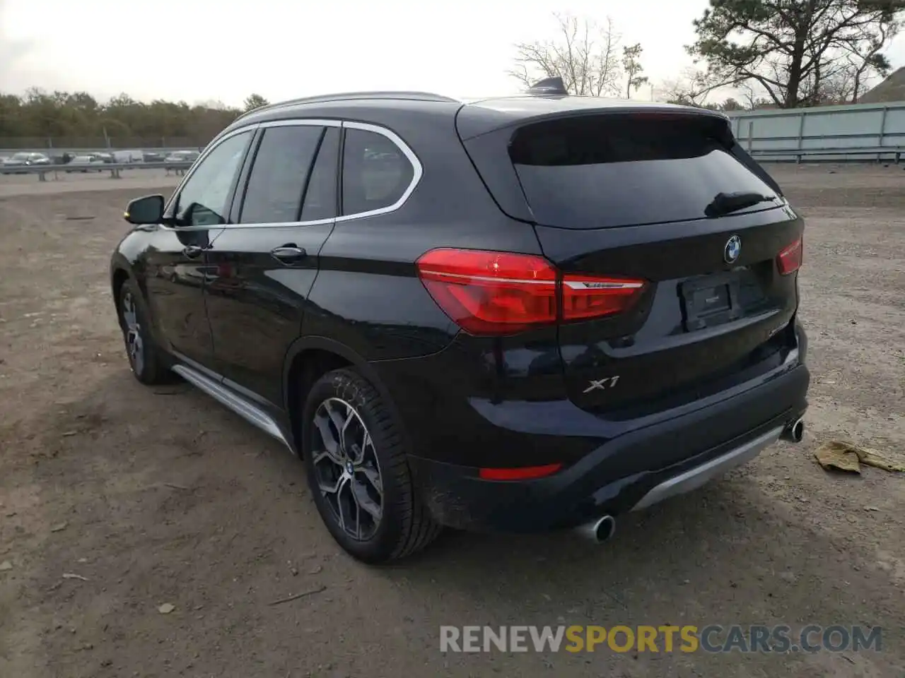 3 Photograph of a damaged car WBXJG9C06M5T54567 BMW X1 2021