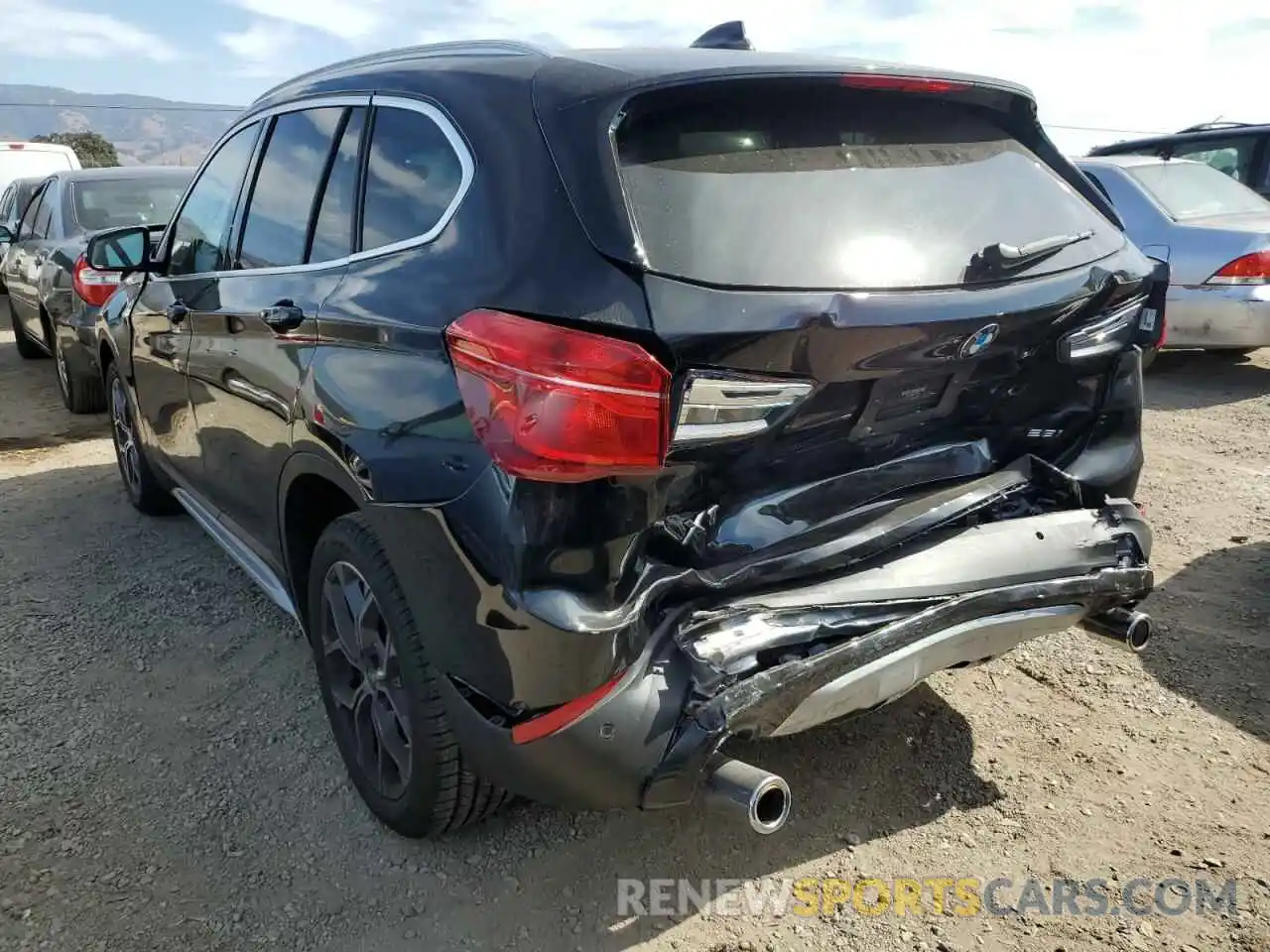 3 Photograph of a damaged car WBXJG9C06M5T70400 BMW X1 2021