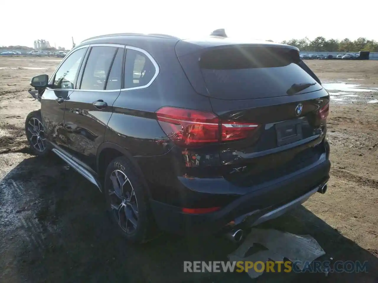 3 Photograph of a damaged car WBXJG9C06M5T96320 BMW X1 2021