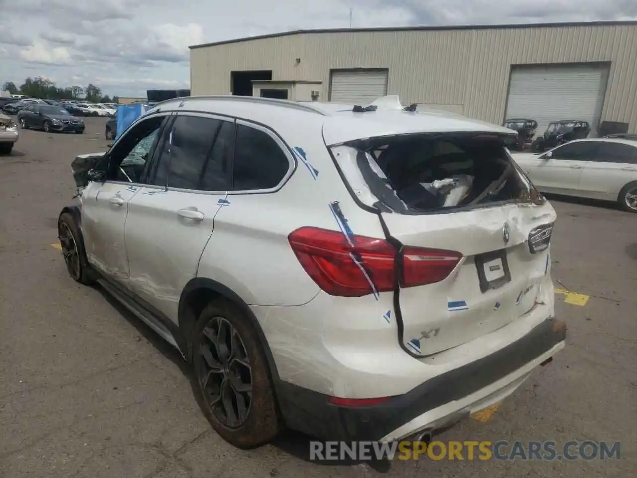 3 Photograph of a damaged car WBXJG9C06M5T99587 BMW X1 2021