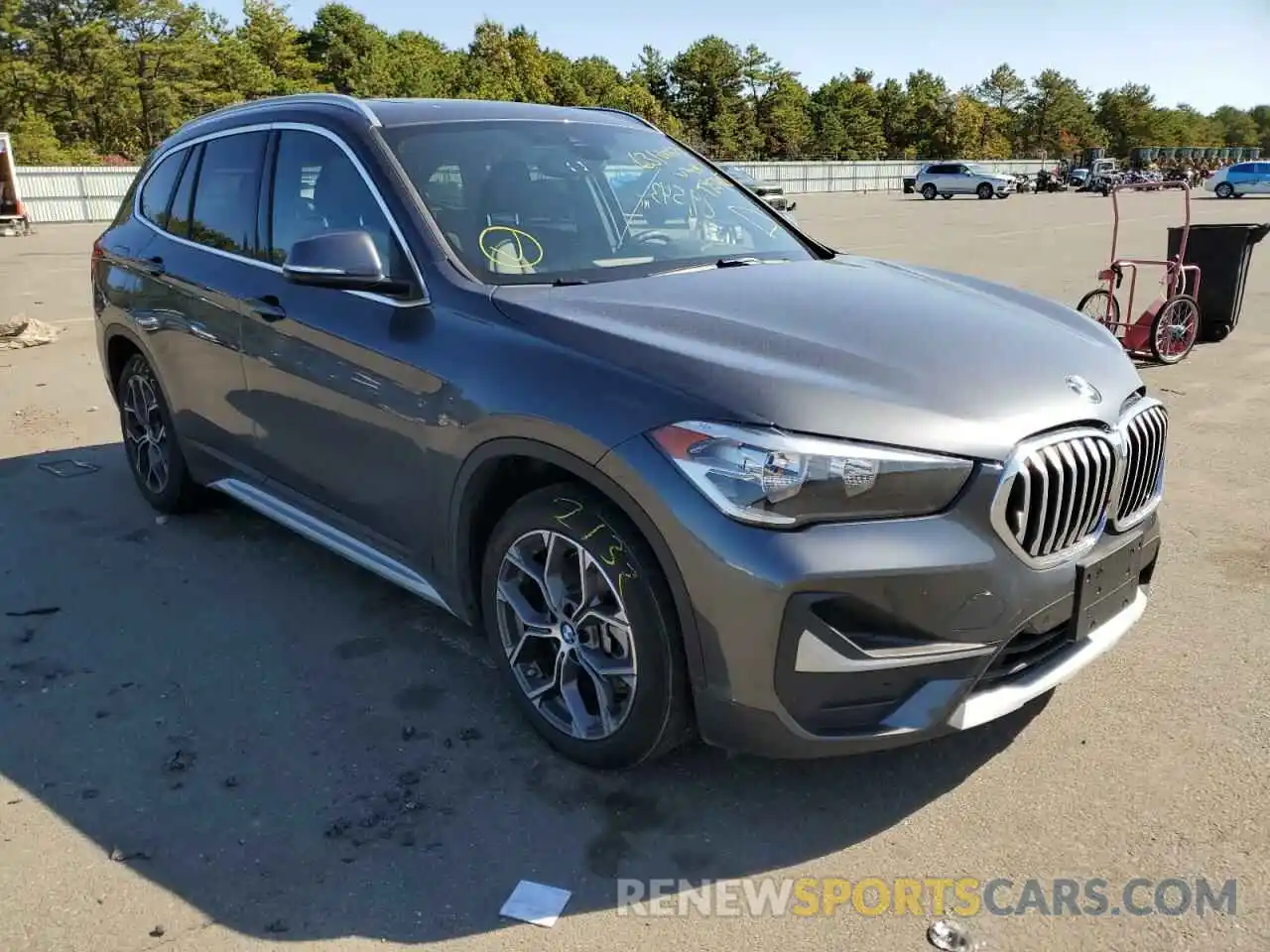 1 Фотография поврежденного автомобиля WBXJG9C07M5T95905 BMW X1 2021