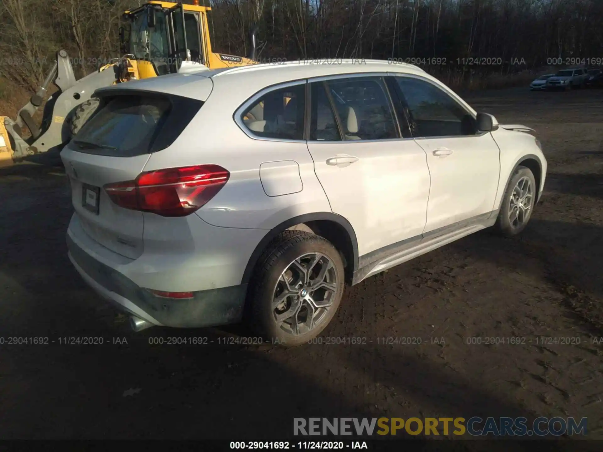 4 Фотография поврежденного автомобиля WBXJG9C08M5S09708 BMW X1 2021