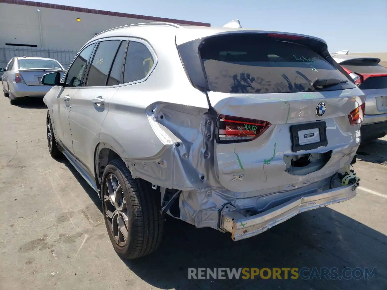 3 Photograph of a damaged car WBXJG9C08M5S83842 BMW X1 2021