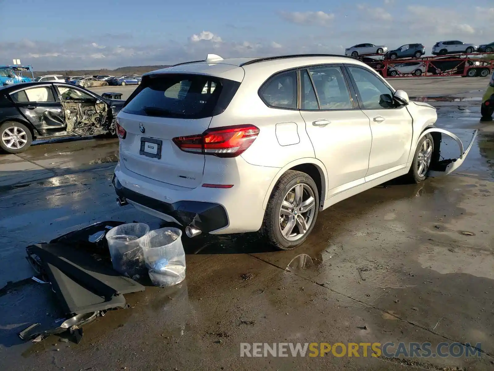 4 Photograph of a damaged car WBXJG9C09M5S11032 BMW X1 2021