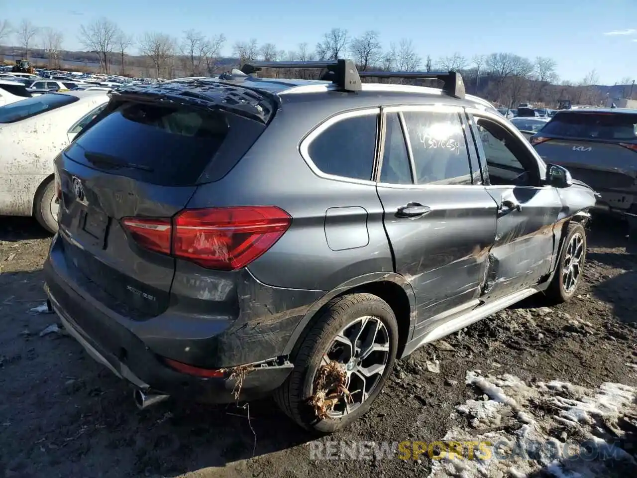 3 Photograph of a damaged car WBXJG9C09M5T33504 BMW X1 2021