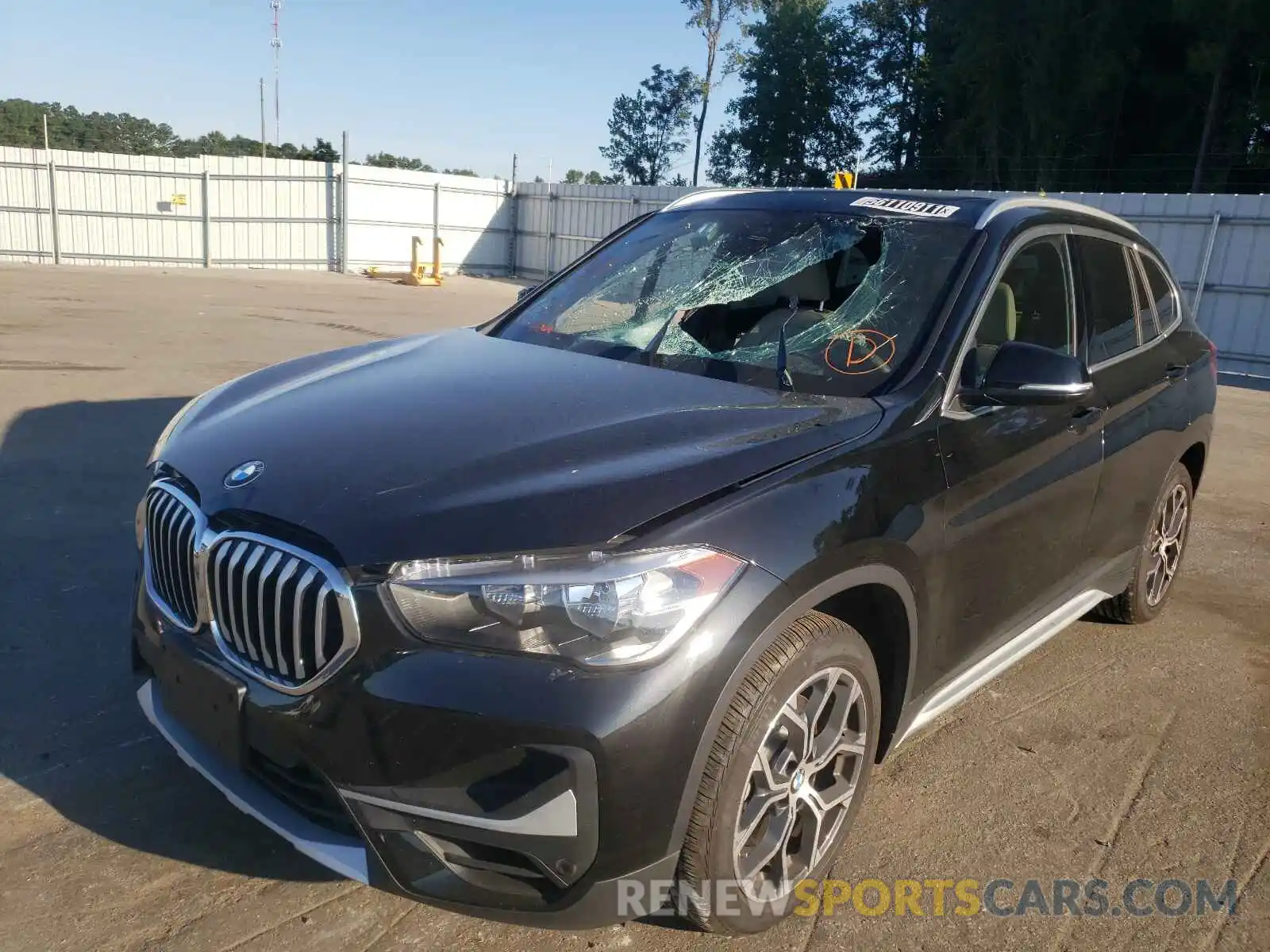 2 Фотография поврежденного автомобиля WBXJG9C09M5T53915 BMW X1 2021