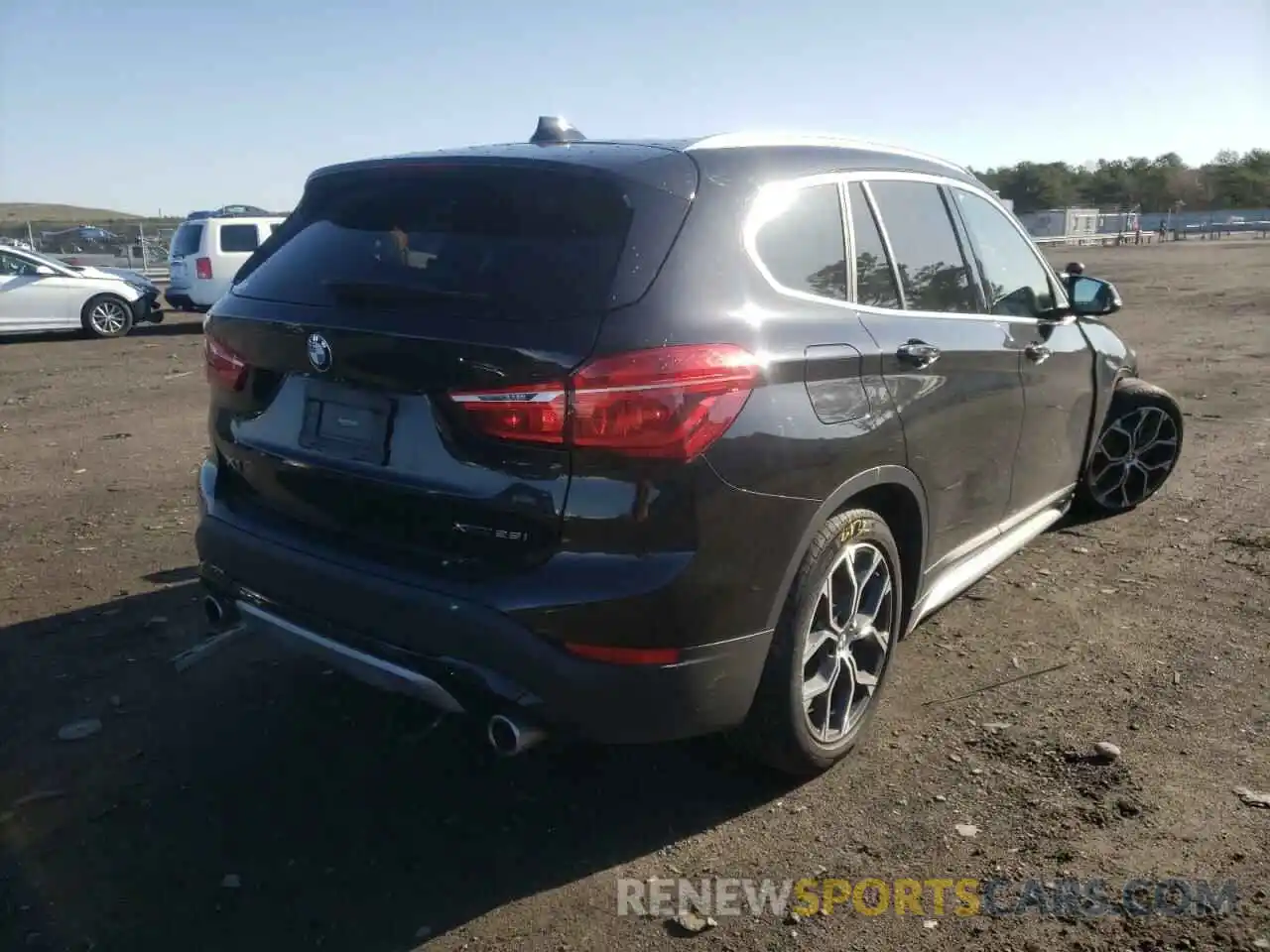 4 Фотография поврежденного автомобиля WBXJG9C09M5T70620 BMW X1 2021