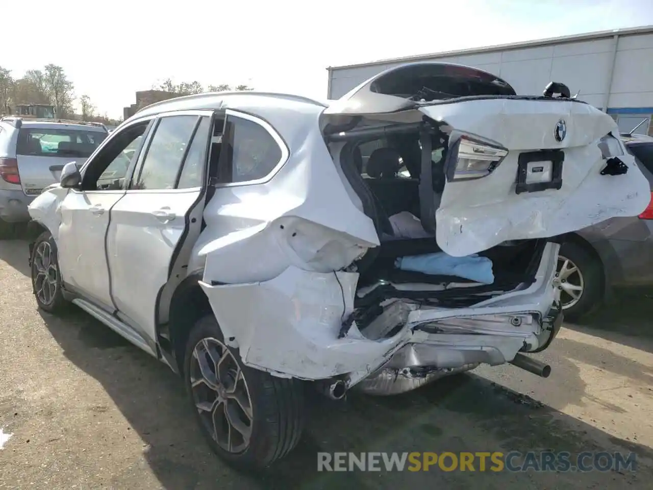 3 Photograph of a damaged car WBXJG9C09M5T74621 BMW X1 2021