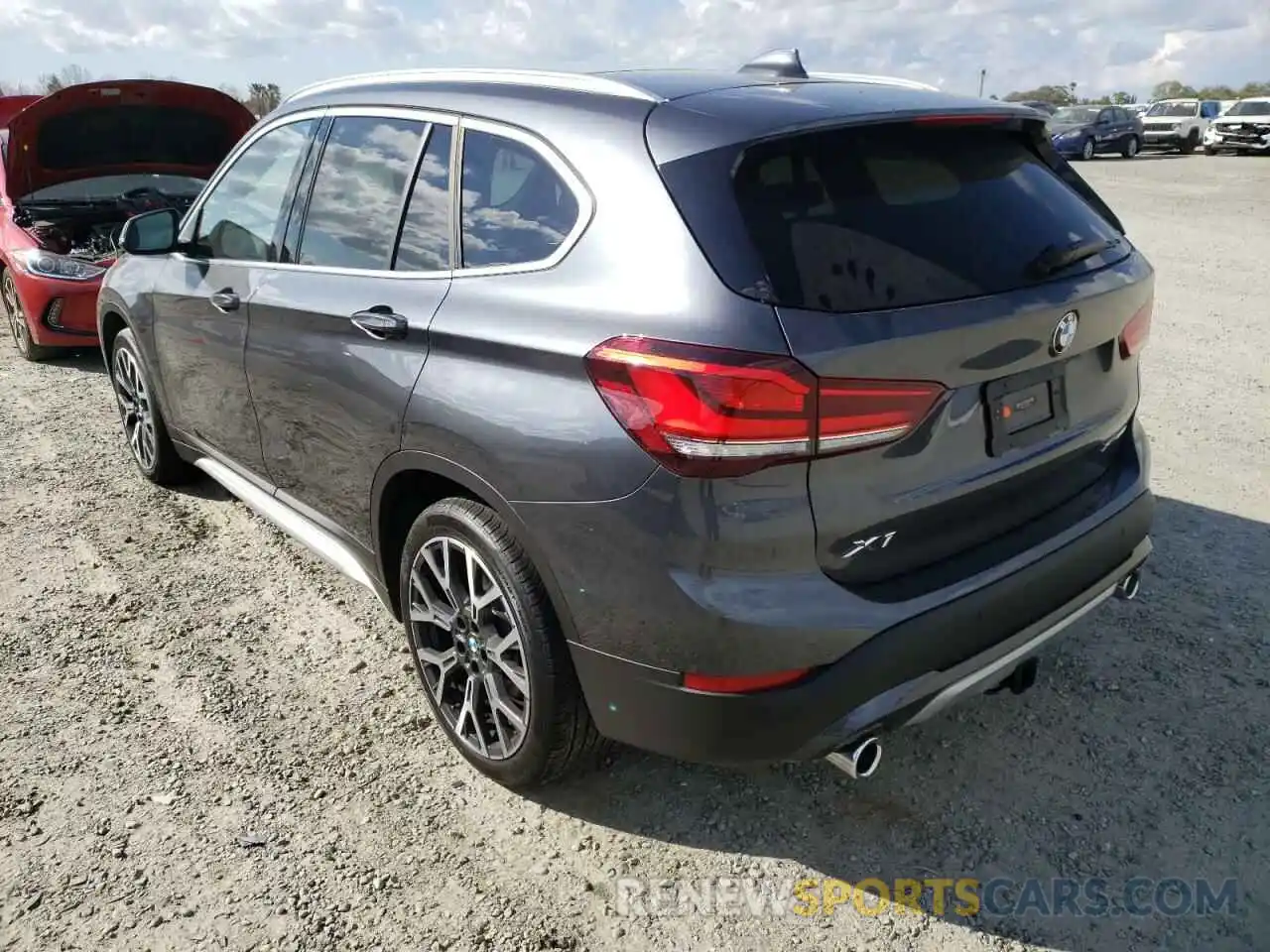 3 Фотография поврежденного автомобиля WBXJG9C09M5T77194 BMW X1 2021