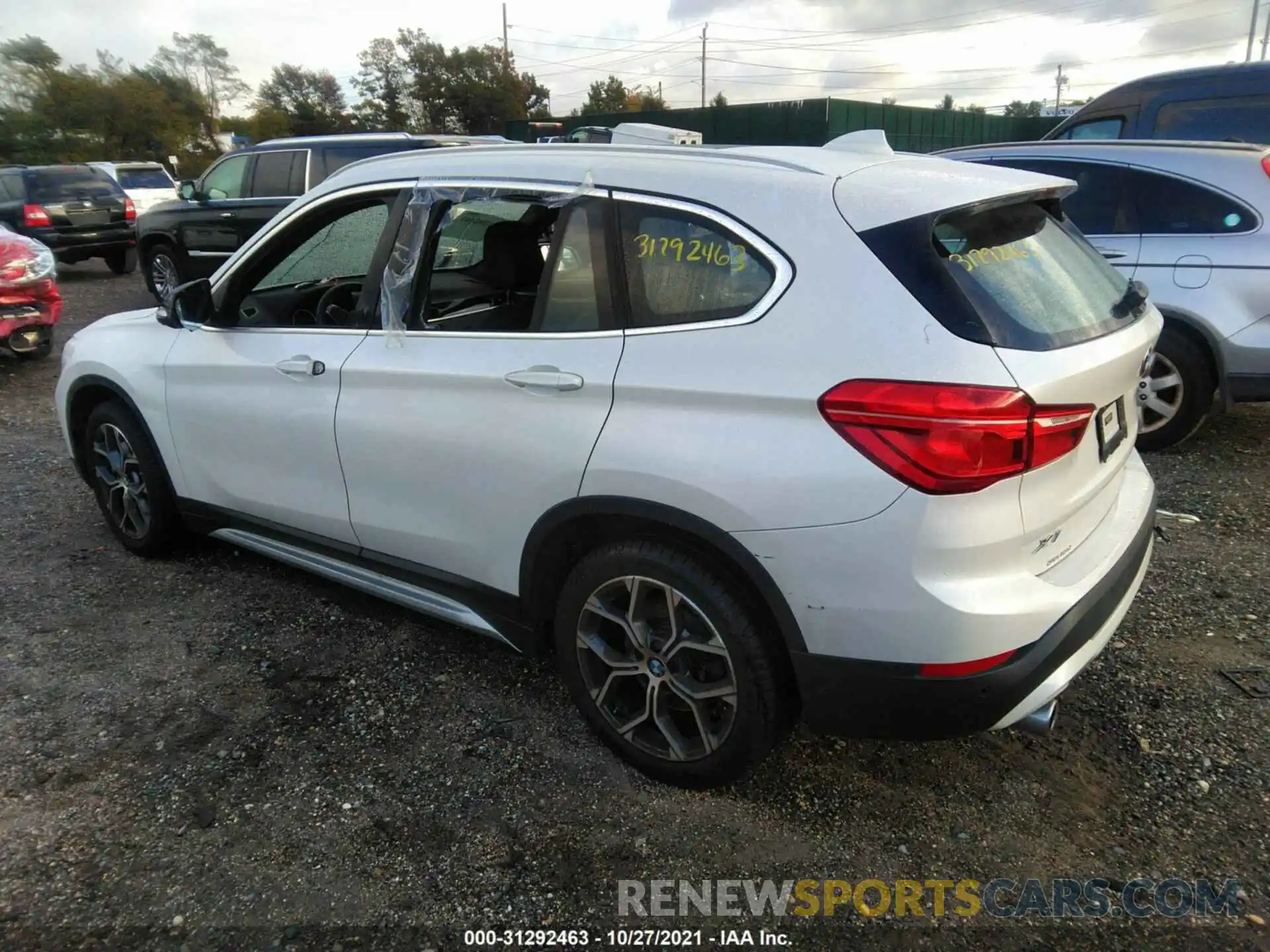 3 Фотография поврежденного автомобиля WBXJG9C0XM5S35405 BMW X1 2021