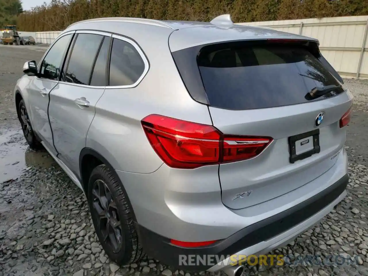 3 Photograph of a damaged car WBXJG9C0XM5S37932 BMW X1 2021