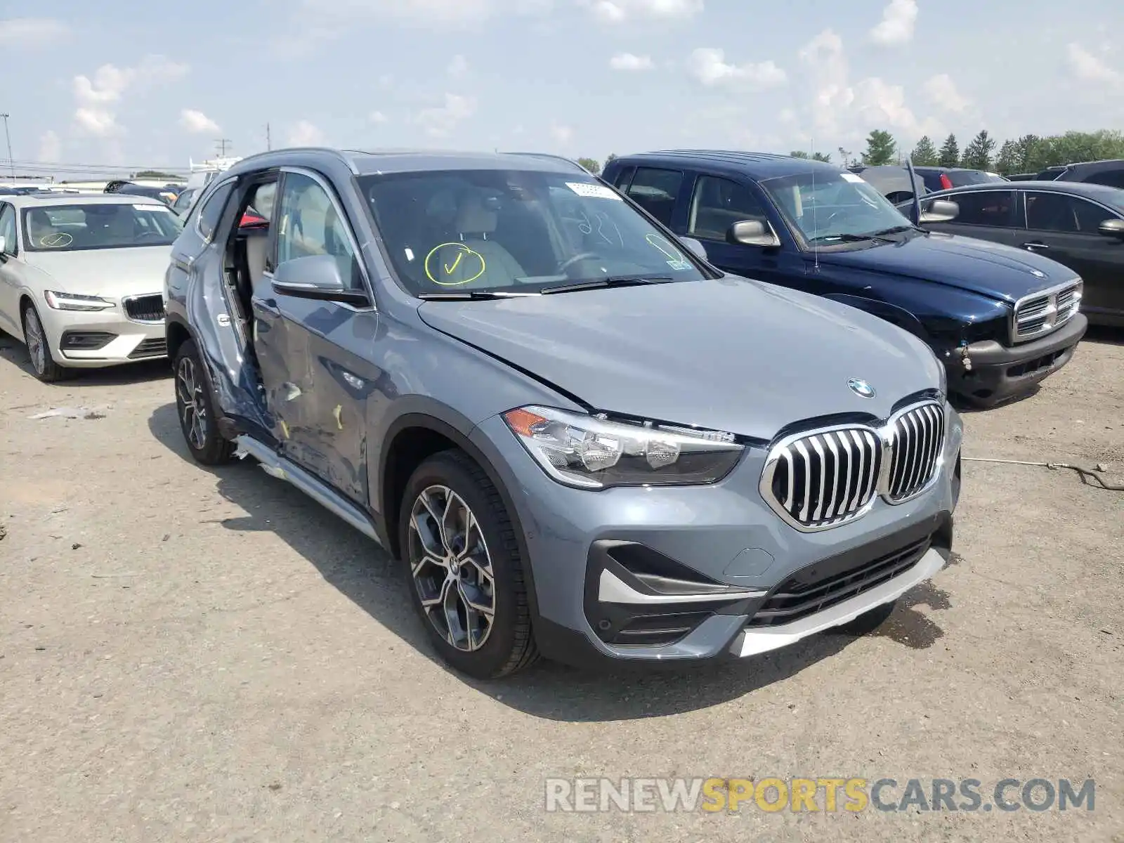 1 Фотография поврежденного автомобиля WBXJG9C0XM5T64938 BMW X1 2021