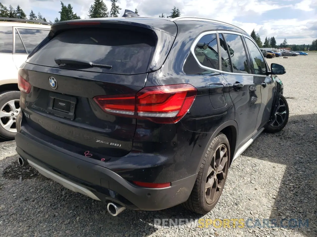 4 Фотография поврежденного автомобиля WBXJG9C0XM5T70528 BMW X1 2021