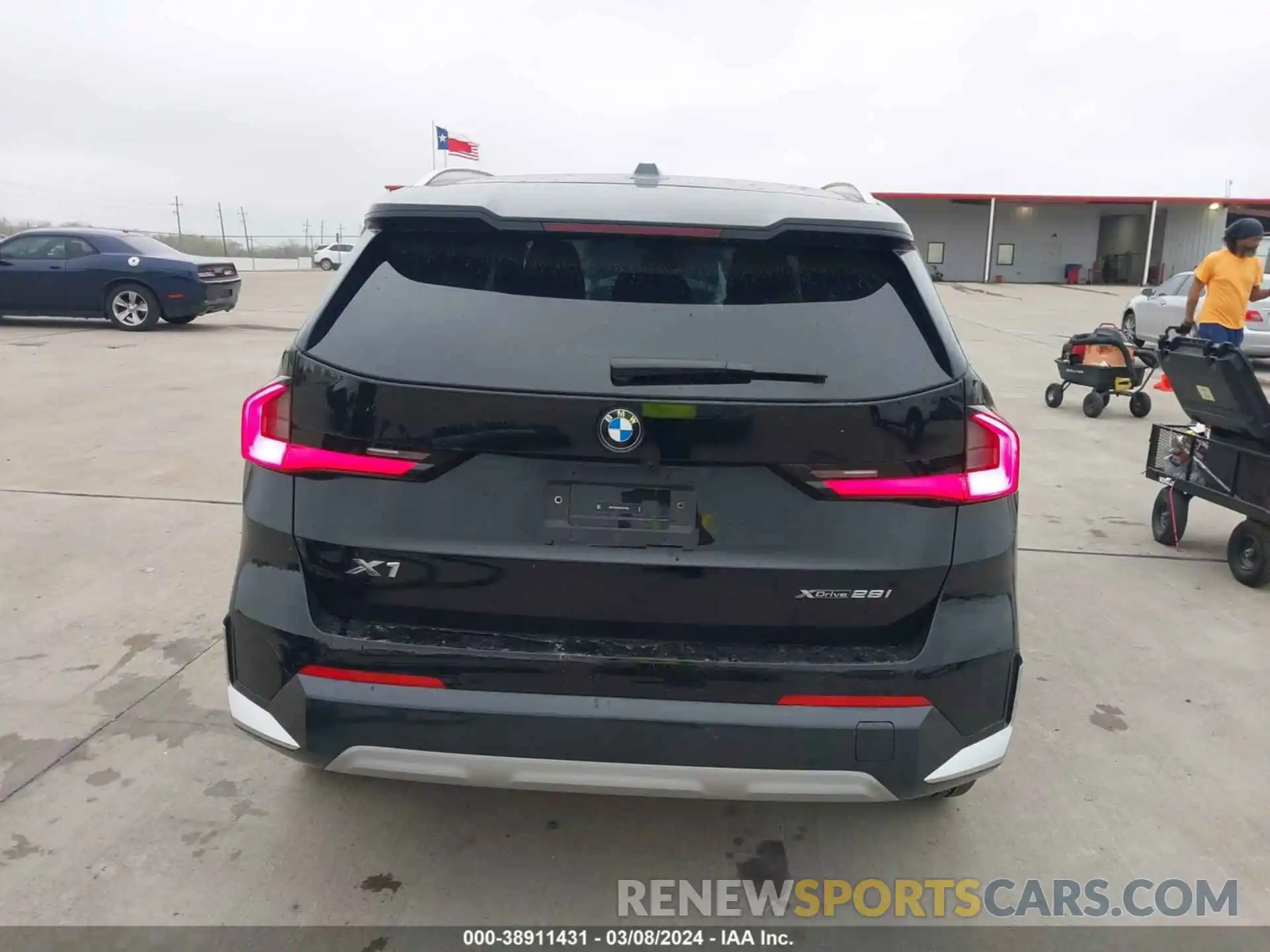 17 Фотография поврежденного автомобиля WBX73EF03P5X57369 BMW X1 2023