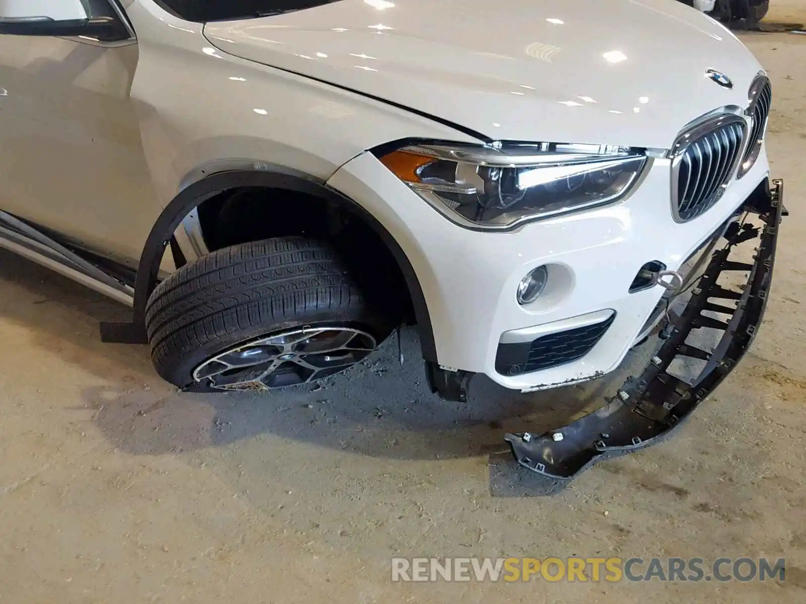 9 Photograph of a damaged car WBXHU7C59K3H45697 BMW X1 SDRIVE2 2019