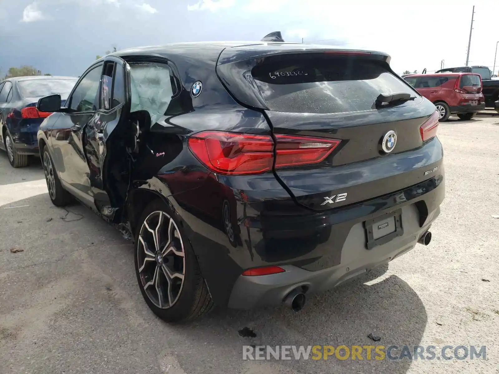 3 Photograph of a damaged car WBXYJ3C54K5N73310 BMW X2 2019