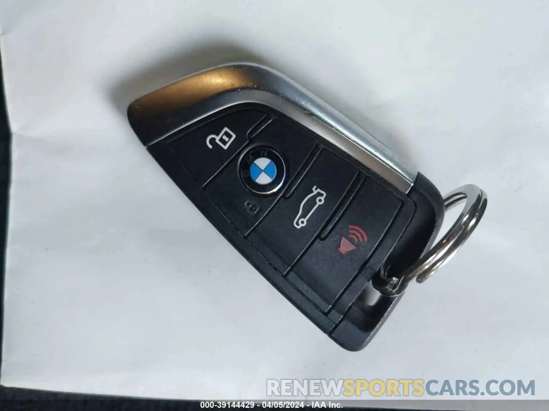 11 Photograph of a damaged car WBXYJ3C5XKEP77027 BMW X2 2019