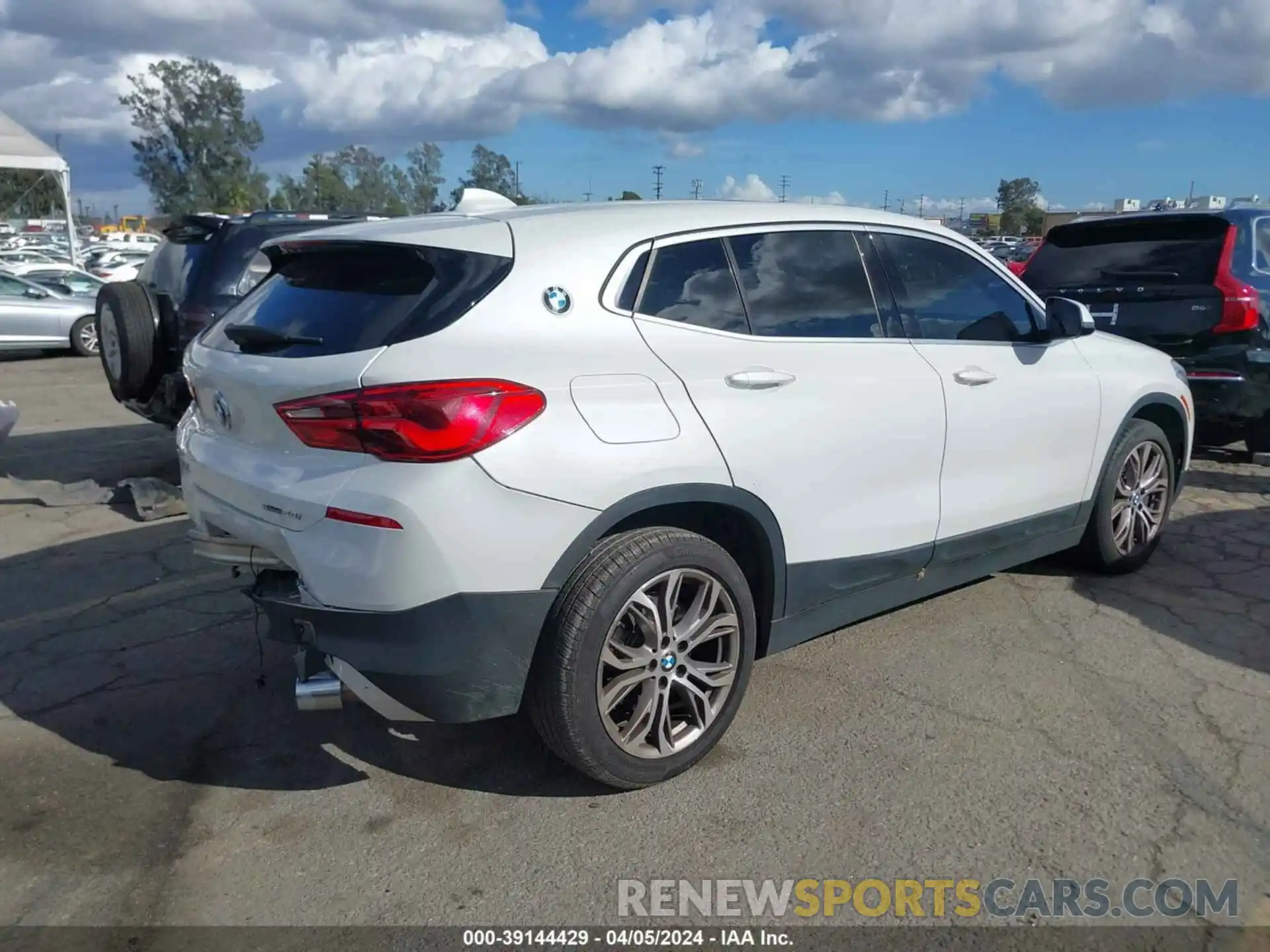 4 Photograph of a damaged car WBXYJ3C5XKEP77027 BMW X2 2019