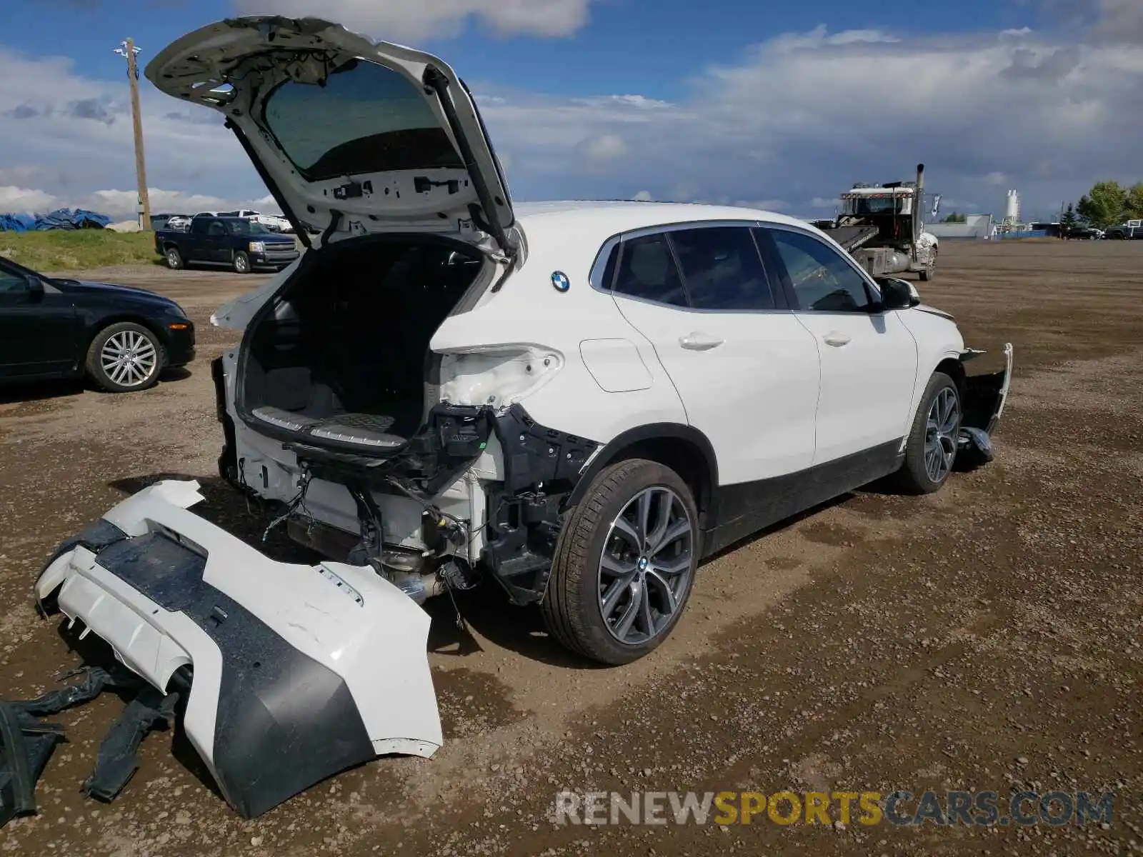 4 Photograph of a damaged car WBXYJ5C59K5N69720 BMW X2 2019