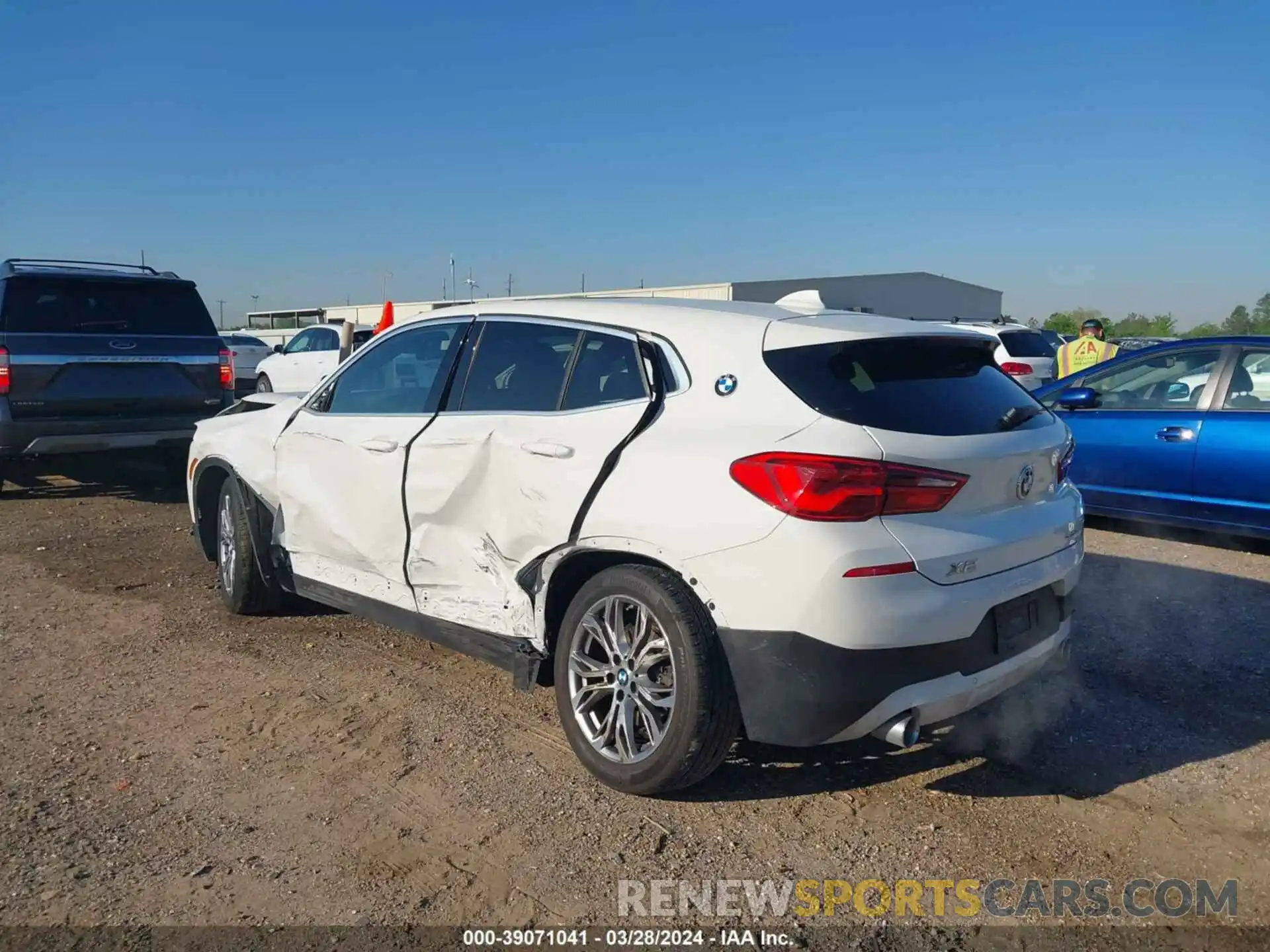 3 Photograph of a damaged car WBXYH9C00L5N91162 BMW X2 2020