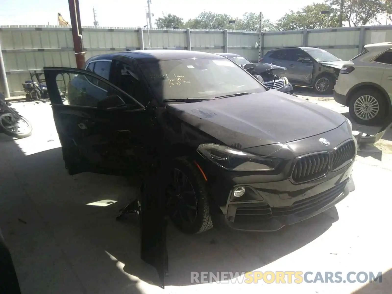 1 Photograph of a damaged car WBXYH9C00L5R15503 BMW X2 2020