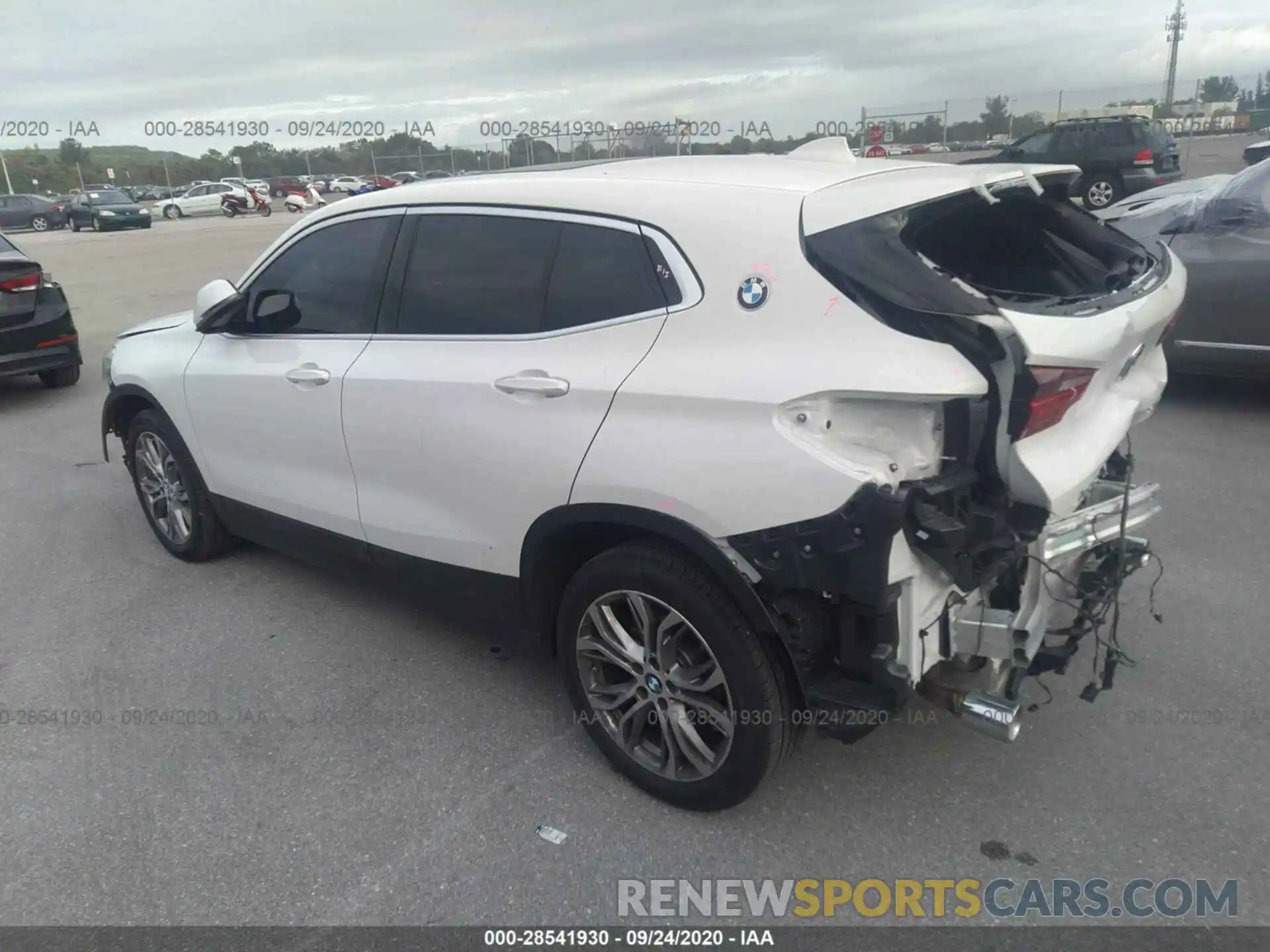 3 Фотография поврежденного автомобиля WBXYH9C01L5P19649 BMW X2 2020