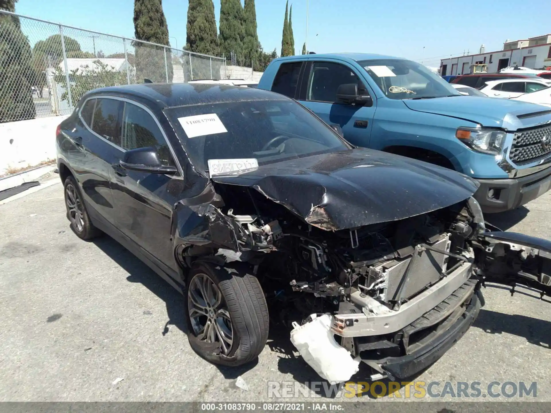 1 Photograph of a damaged car WBXYH9C01L5P81195 BMW X2 2020