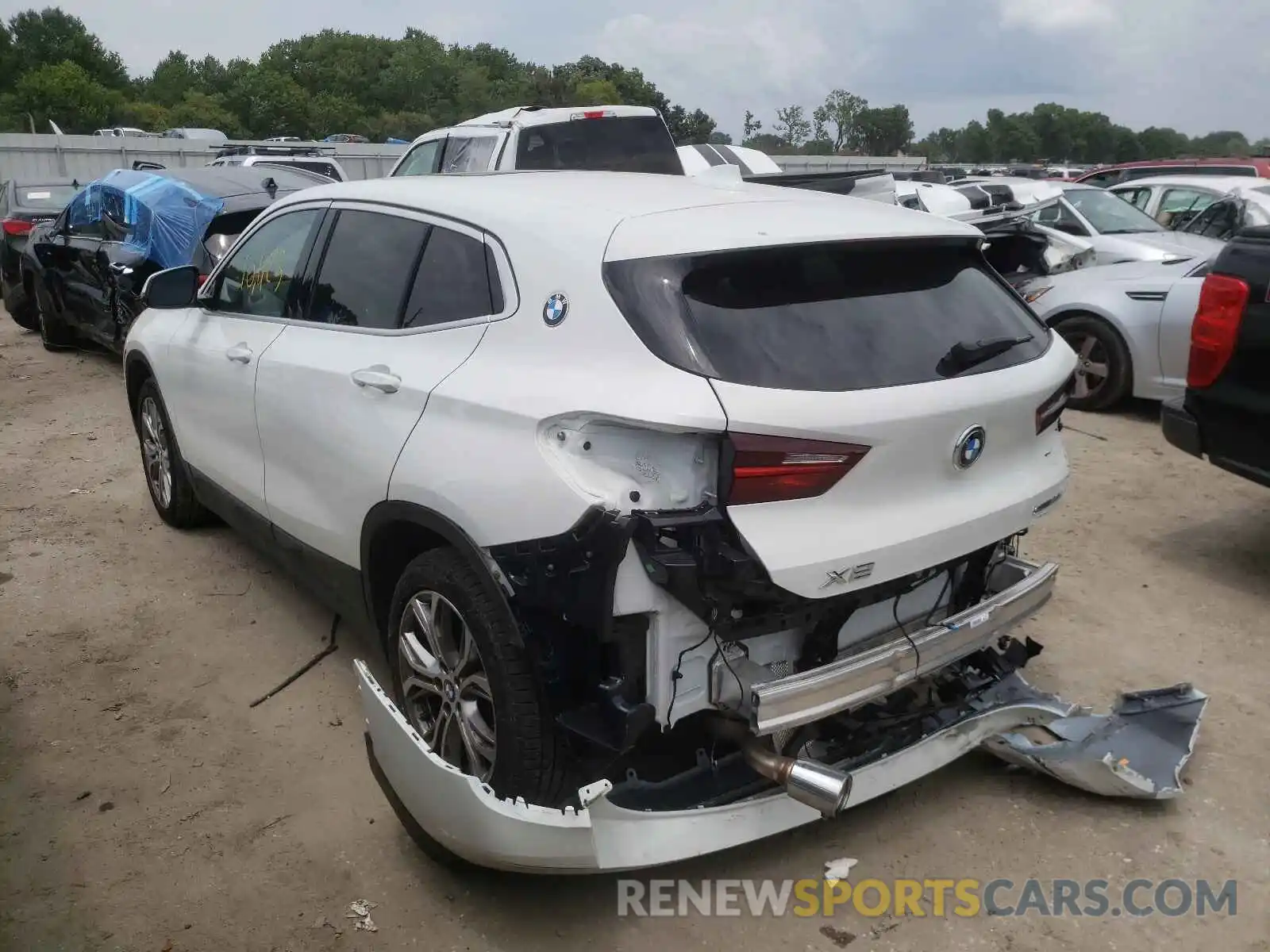 3 Photograph of a damaged car WBXYH9C01L5R63687 BMW X2 2020