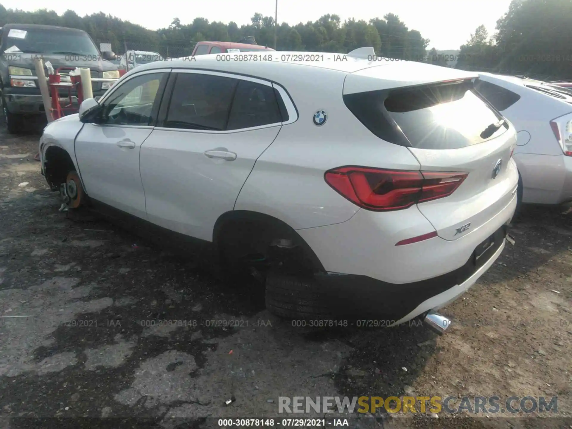 3 Photograph of a damaged car WBXYH9C02L5P14931 BMW X2 2020