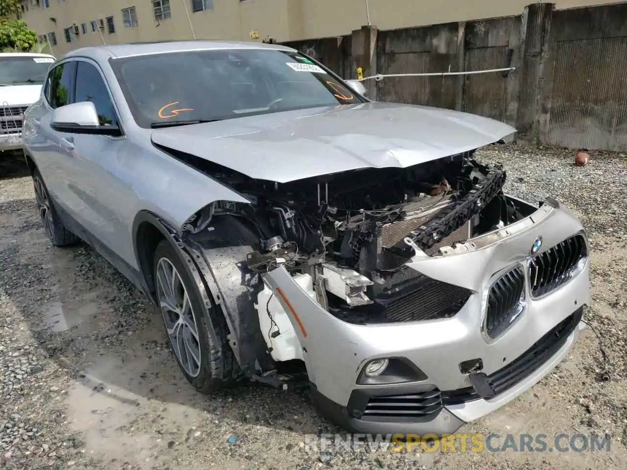 1 Photograph of a damaged car WBXYH9C03L5R12949 BMW X2 2020